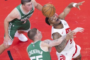 开云在线登录-猛龙全队集体发挥力擒骑士，科怀伦连得分致胜()