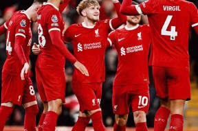 开云体育入口-利物浦前锋帽子戏法，助球队战胜对手(任意球帽子戏法有几人)