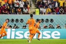 开云sports-千钧一发：亚洲顶尖球队鏖战黑马()