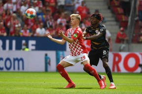 开云体育入口-沃尔夫斯堡客场逆转对手，德乙实力渐显()