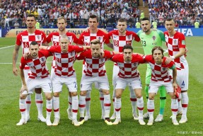 开云体育入口-热血奔腾！欧国联比赛掀起风暴热潮()